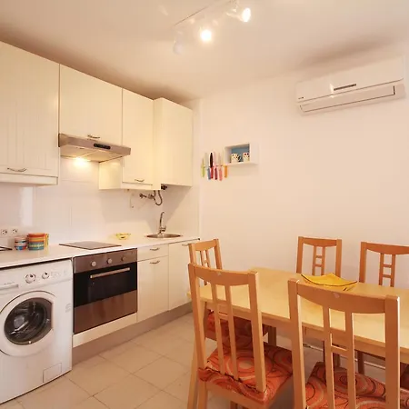 Apartment Carmen *